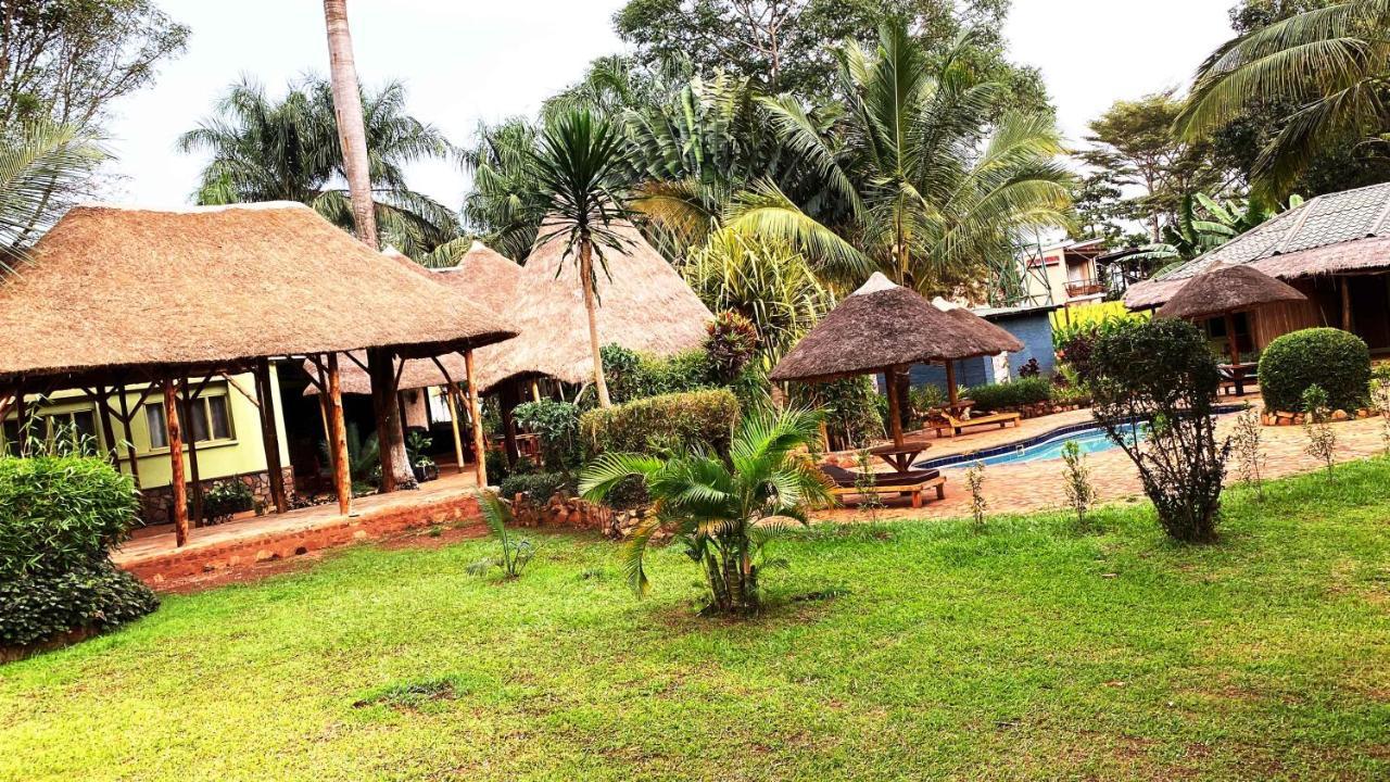 Afro Smile Hotel And Guest House-Джинджа Екстериор снимка