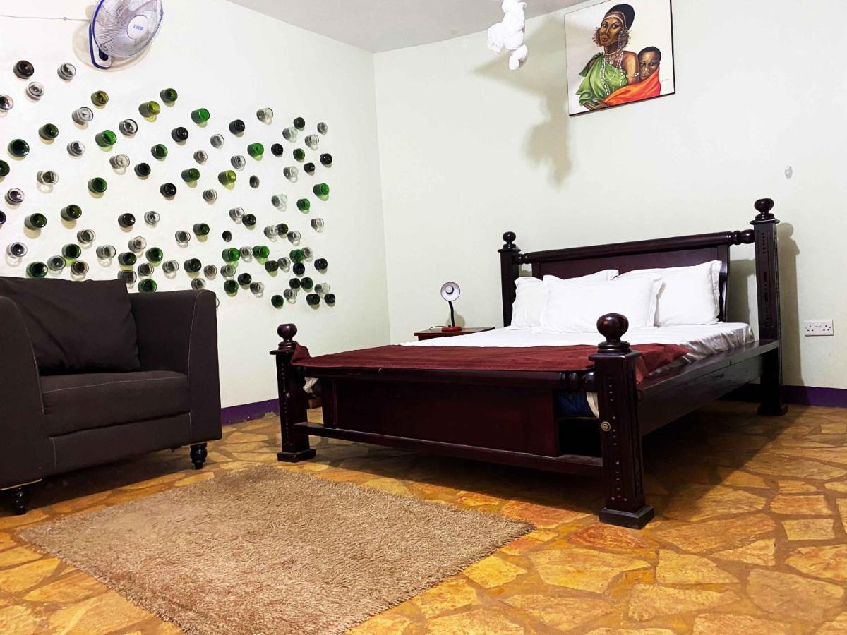 Afro Smile Hotel And Guest House-Джинджа Екстериор снимка