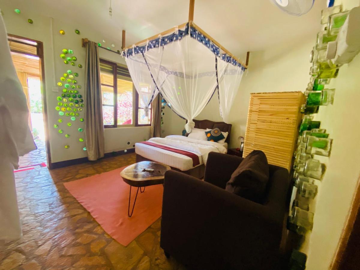 Afro Smile Hotel And Guest House-Джинджа Екстериор снимка