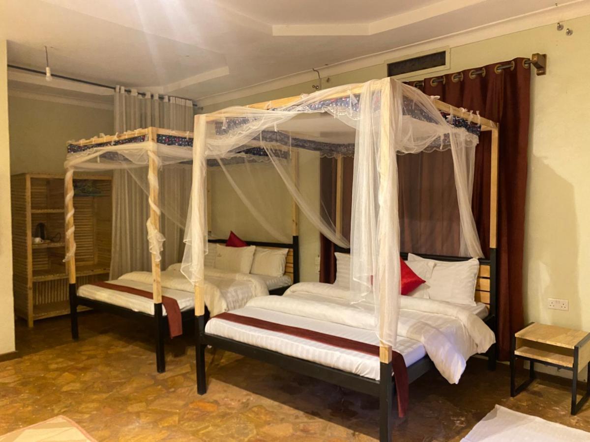 Afro Smile Hotel And Guest House-Джинджа Екстериор снимка